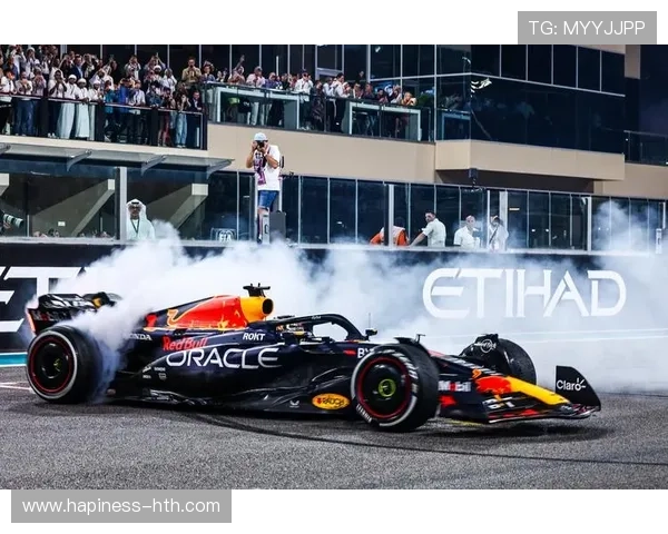 F1赛季争冠形势严峻 雨战影响多支车队表现 车迷热议未来发展趋势