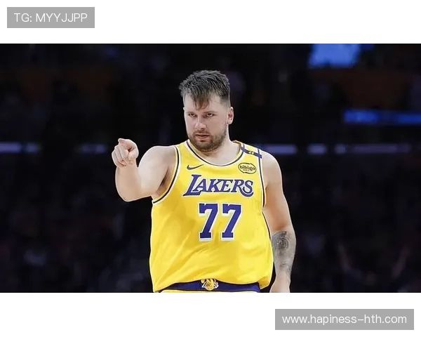 NBA最新动向：詹姆斯复出带领湖人逆袭勇士 东契奇与字母哥对决点燃季后赛激情